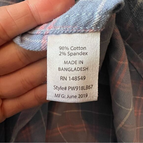 Pd & c plaid flannel shirt. Slim fit size large - Picture 2 of 10